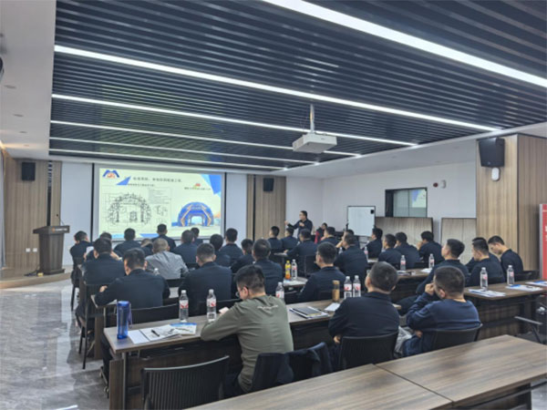 鋼模臺(tái)車(chē)參觀交流